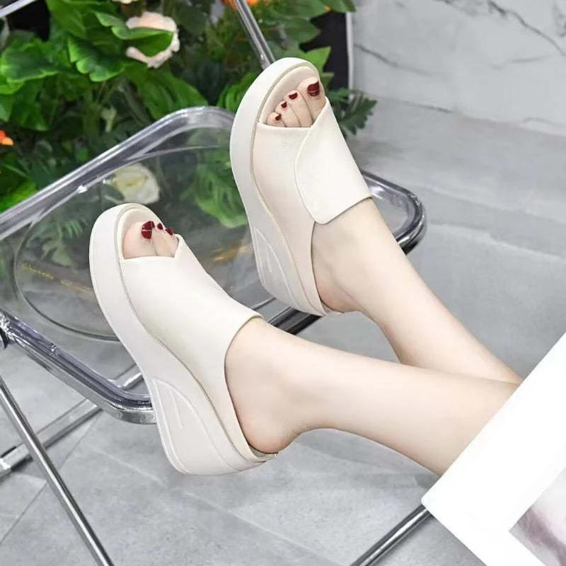 Sandales Confort Premium – Marchez sans douleur !
Idéales pour les longues journées, avec semelle ergonomique et soutien plantaire.